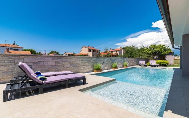 Charming villa Roma with private pool near Pula