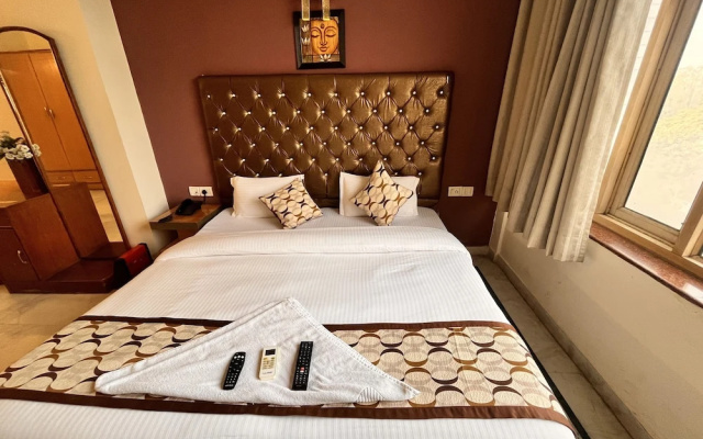 Gracious Inn Hotel by OYO Rooms