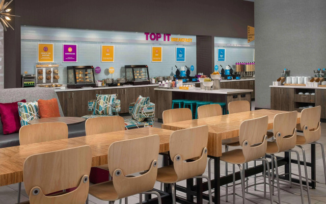 Tru by Hilton Nashville Downtown Convention Center