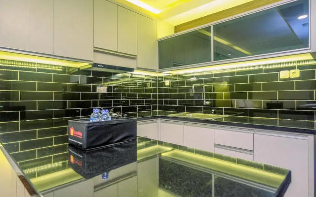 Elegant and Comfy Studio Amethyst Apartment