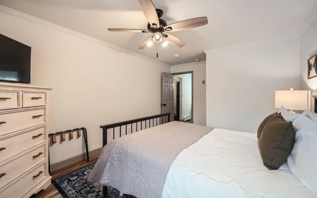 Snowlion Condos 103 2 Bedroom Condo