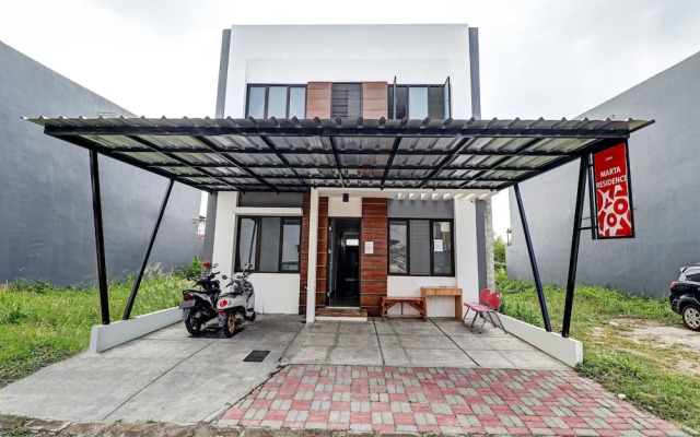 OYO 90688 Marta Residence