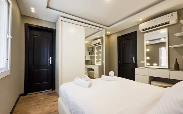 Flattering 2bdr - 5 min to Airport