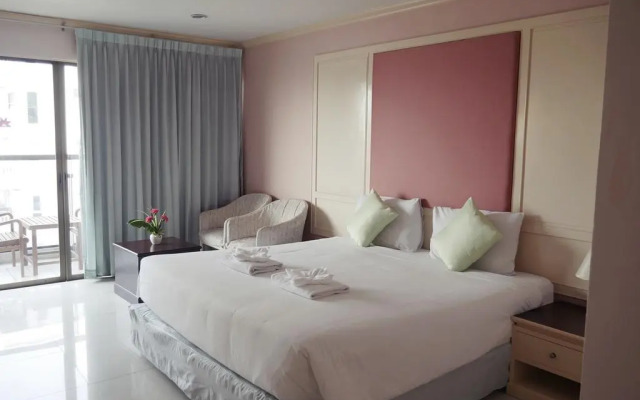 Mike Beach Resort Pattaya - SHA