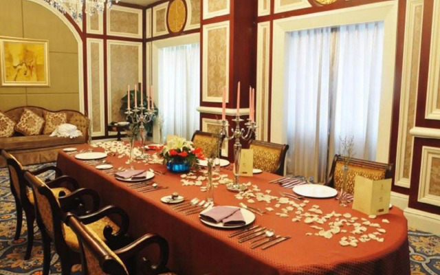Zhengzhou Yiquan International Hotel