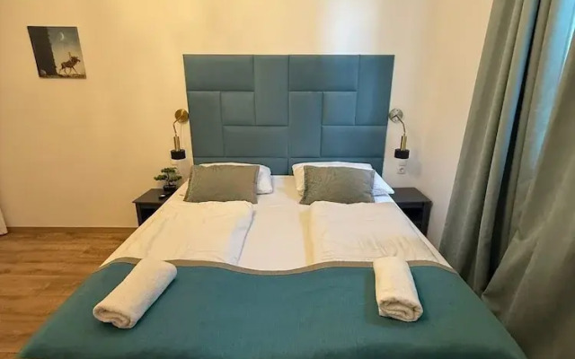 Chic 1BR Apt Walk to Vienna Sights