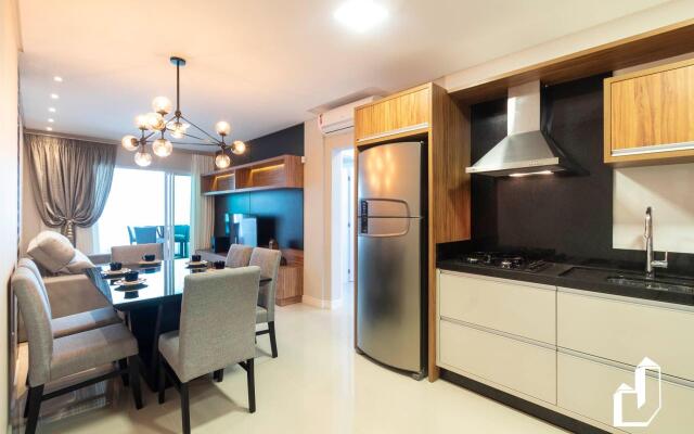 Apartamento com vista para o mar com 02 suítes