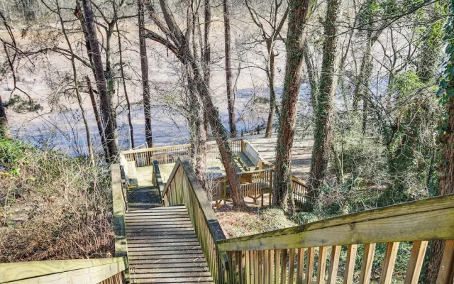 Riverfront Columbia Condo: 4 Mi to Usc!