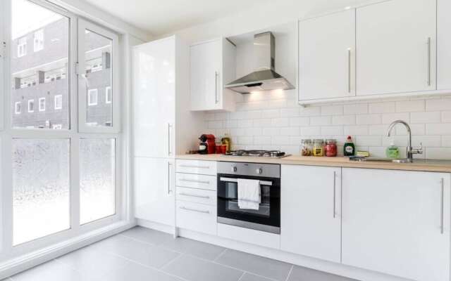 4 Bed House Central London Sleeps 8