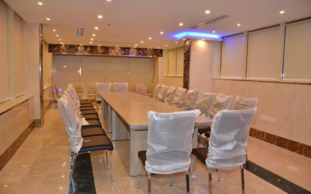 Golden Armada Hotel