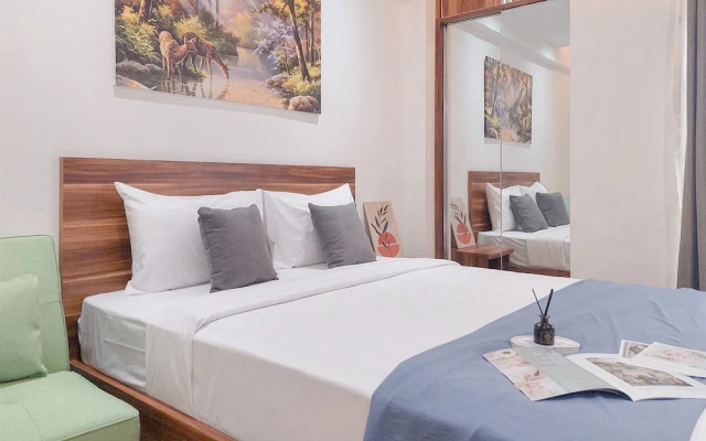 Comfy And Homey Studio At Sky View Apartment
