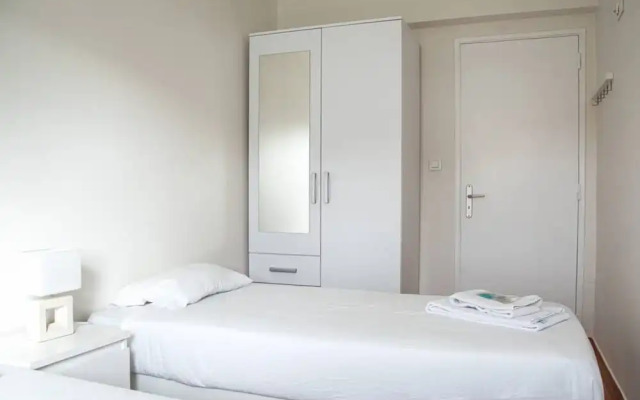 Peaceful and Serene 3 Bedroom Apartment in Lisbon