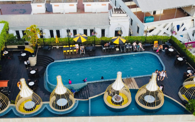 The Twizt Lifestyle Hostel & Hotel