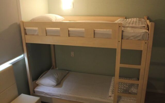 Hi & J Guesthouse - Hostel