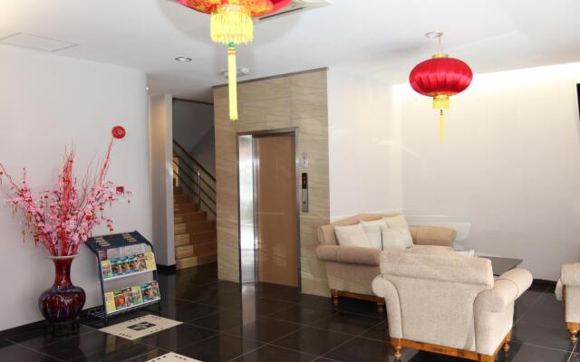 1 City Hotel