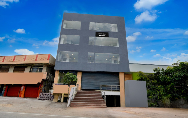 Super Townhouse Cherlapally Bus Terminal Formerly Hotel Chakripuram