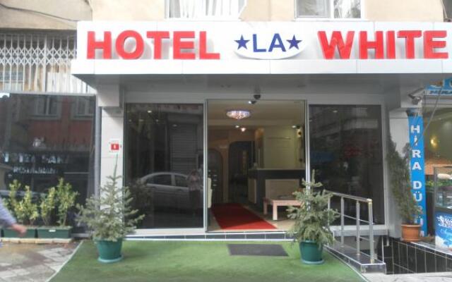 Hotel La White