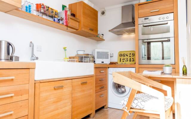 Modern House for 2 in Cambridge