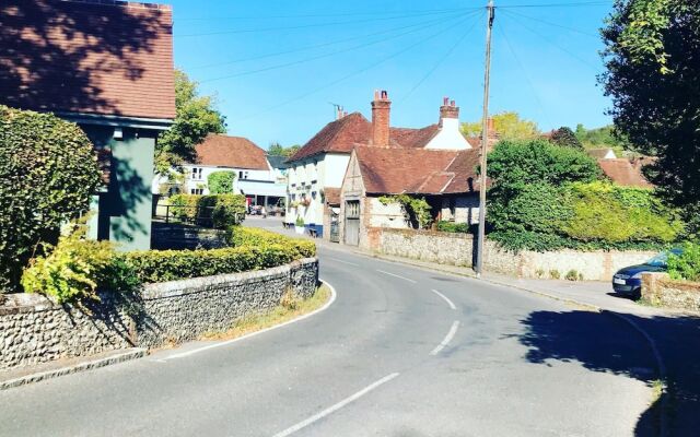 The Coach And Horses Of Compton