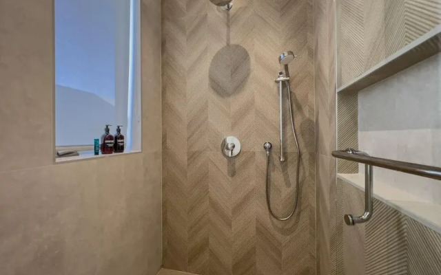 The Modernista 2 - Large Townhome With Pool