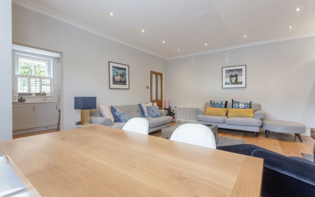 2 Bedroom Garden Flat in Brondesbury Park