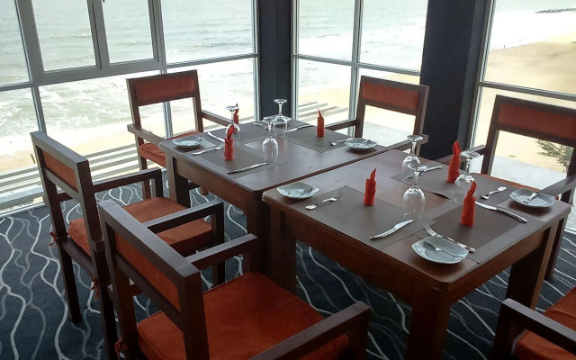 Beacon Beach Hotel