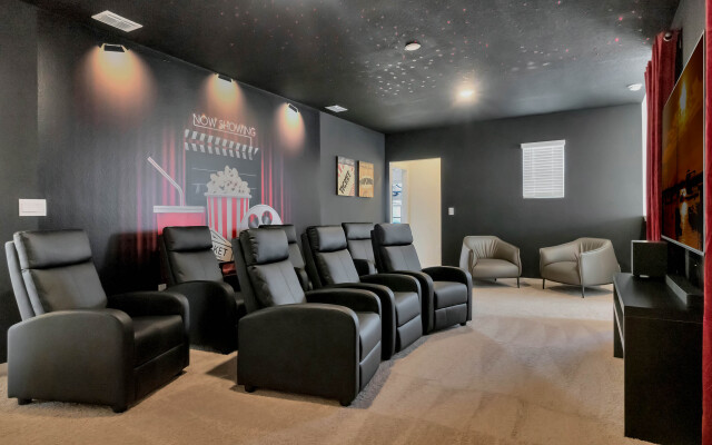 7 Bedroom/ 5 Bathroom Solterra (7599 OL), Davenport, US