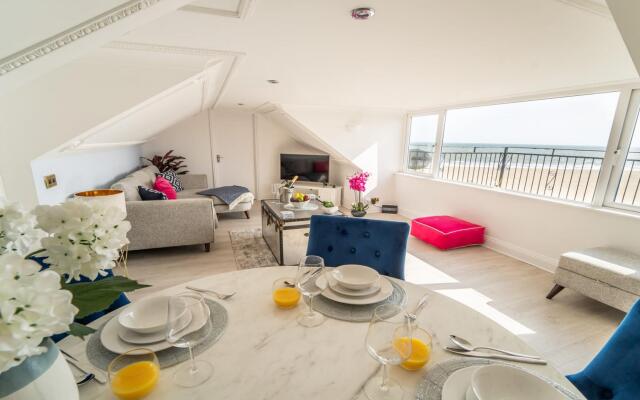 Stunning Sea View Penthouse 2 Bedroom 2 Bathroom