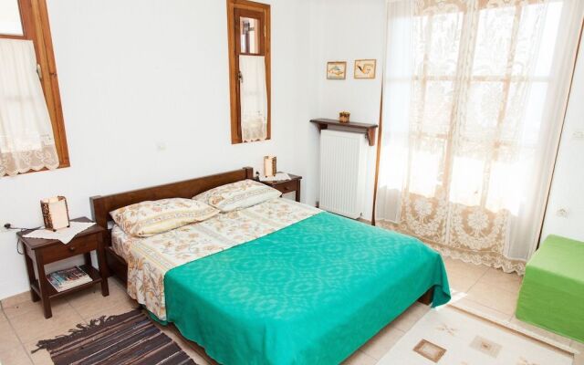 Arachova's Hilltop Delight Apartment