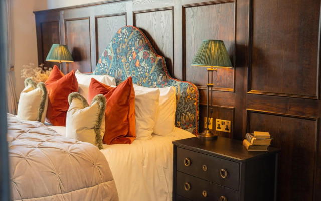Salisbury Arms Hotel