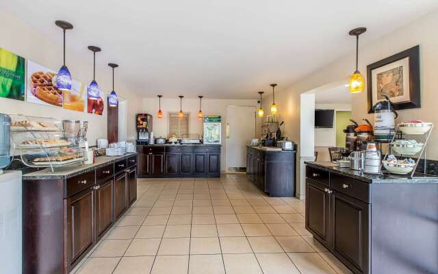 Quality Inn & Suites Easley - Greenville