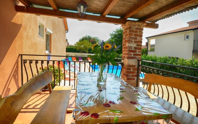 Apartment for up to 5 Persons Near Porec With Shared Pool