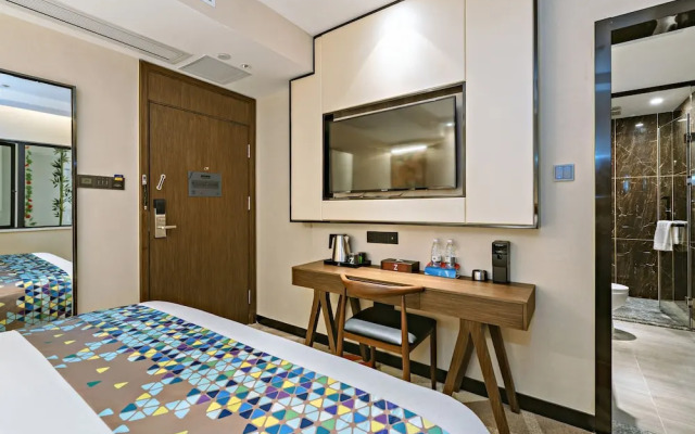 CHEERMAY HOTELS (Guangzhou Pazhou Exhibition Center Chigang Metro Station)