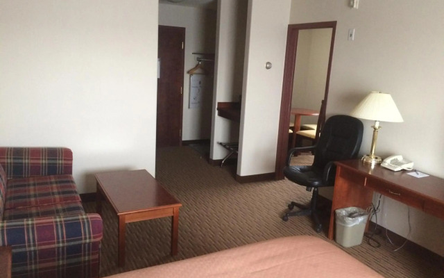 Foxwood Inn & Suites