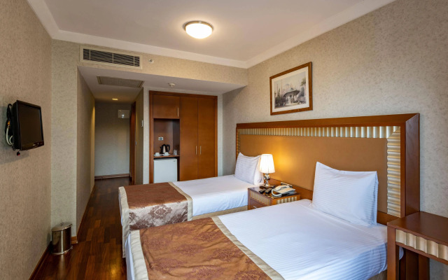 Отель Taksim Stera