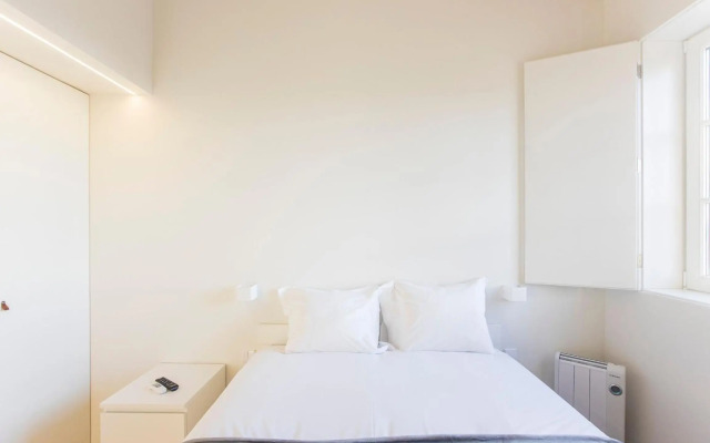 Modern 2BR Duplex Downtown by Art District by LovelyStay