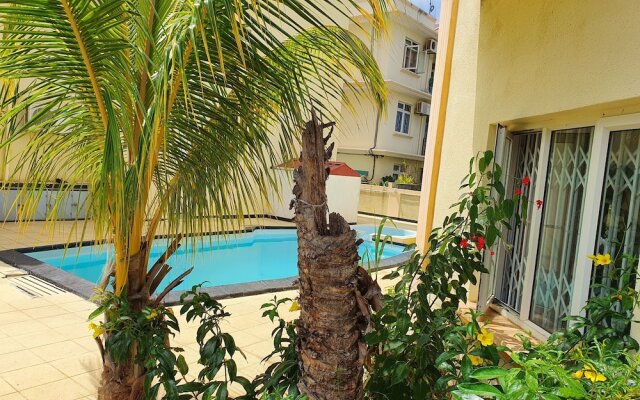 Captivating 3-bed Apartment in Flic en Flac