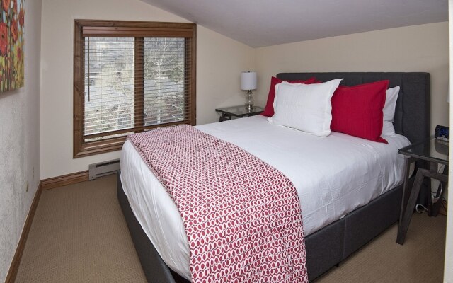 Timberfalls 1706 3 Bedroom Condo by RedAwning