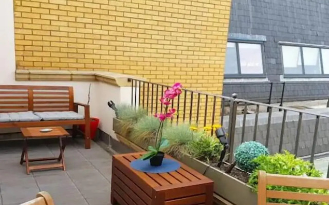 3 Beds 2 Baths Penthouse