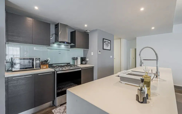 w Majestic 2BR w Perfect Balcony in YOO