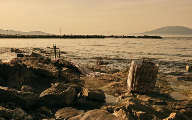 La Lune SeaSide Villa ZanteZen, By ThinkVilla