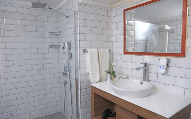 Design Plus Seya Beach Hotel