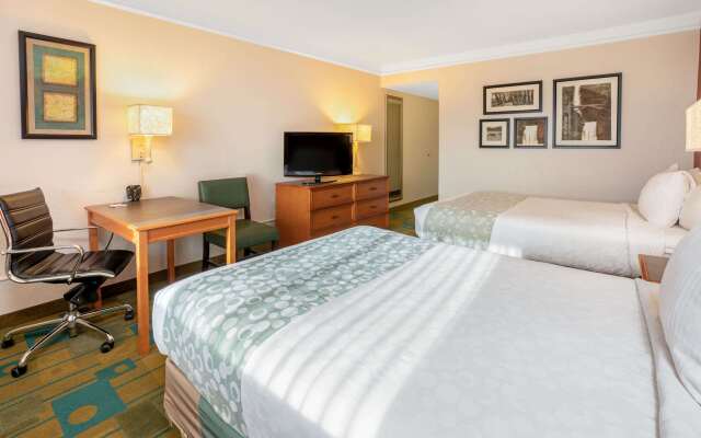 La Quinta Inn & Suites by Wyndham Seattle Sea-Tac Airport