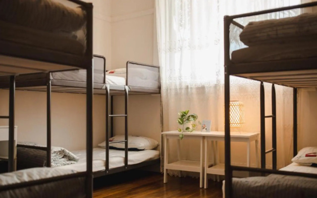 Sussex House Caravan Park