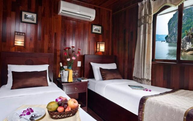 Huong Hai Junks Halong
