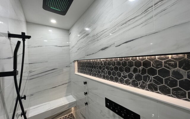 Lake Bluff Inn and Suites