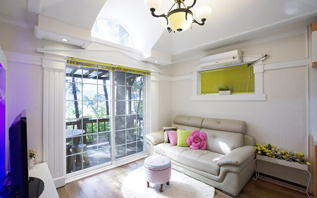 Hoengseong Forest Green Wall Pensiion