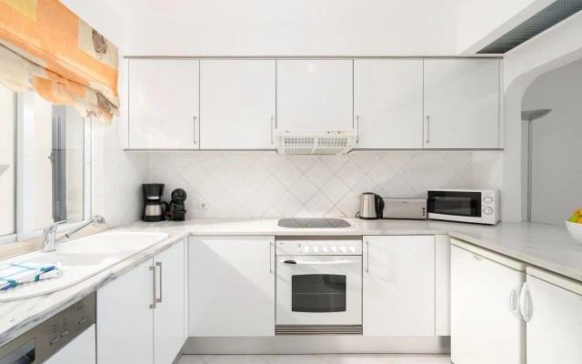 Charming Albufeira Apartment by Ideal Homes