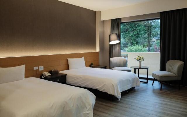 Koi Lake Hotel