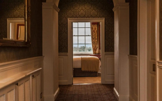 Liffey Valley House Hotel